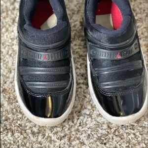 Black Jordan for kids size 9